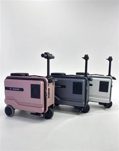 Sadnite si na elektrický kufor